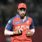 মারধর ও আটকে রাখার অভিযোগে আইপিএল ক্রিকেটার শশাঙ্ক সিং ও তাঁর বাবার বিরুদ্ধে মামলা