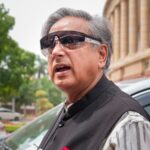প্রধানমন্ত্রী মোদীর প্রশংসা ঘিরে কংগ্রেসের অন্দরে শশী থারুর বনাম পবন খেরা বিতর্ক তুঙ্গে
