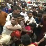 কলকাতা বিমানবন্দরে তৃণমূল-বিজেপি সংঘর্ষ, রণক্ষেত্র পরিস্থিতি ঘিরে রাজনৈতিক উত্তাপ