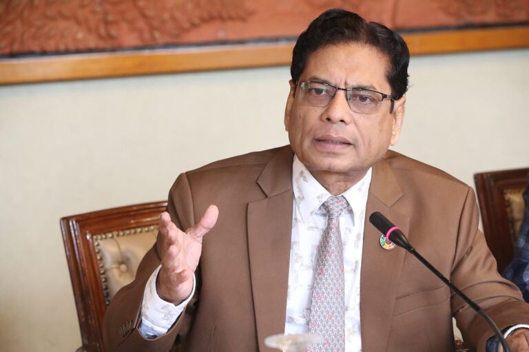 মার্কিন শুল্কনীতির অভিঘাত মোকাবিলায় দ্বিপক্ষীয় বাণিজ্য চুক্তি পর্যালোচনার আহ্বান সিপিডির