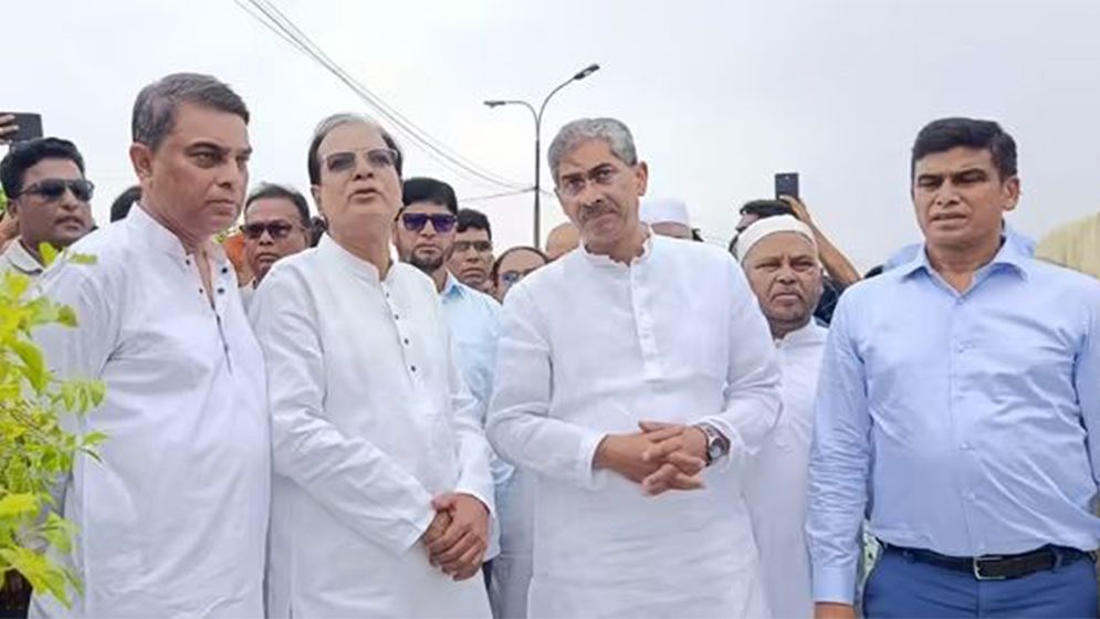 তিস্তা ব্যারাজ পরিদর্শন করলেন তিন মন্ত্রী, মহাপরিকল্পনা নিয়ে সরেজমিন পর্যবেক্ষণ