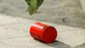 মহাখালীতে ককটেল বিস্ফোরণ, তিন জন আটক