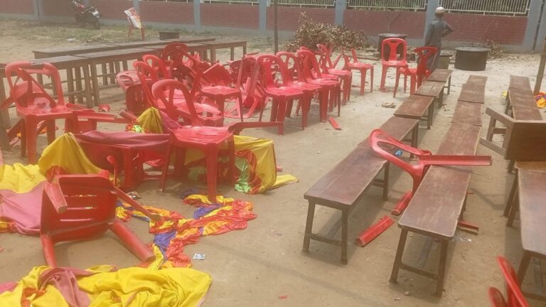 ঈশ্বরদীতে শিক্ষকের বিদায় সংবর্ধনা অনুষ্ঠান পণ্ড, বিএনপির অভ্যন্তরীণ কোন্দলে ভাঙচুর ও তছনছ