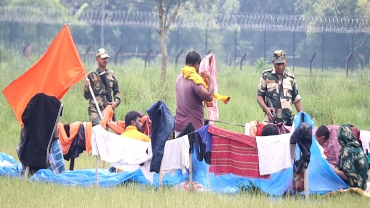 পঞ্চগড়ের সীমান্তে পুশইন চেষ্টার শিকার দশ জন খোলা আকাশের নিচে মানবেতর জীবনযাপন করছেন