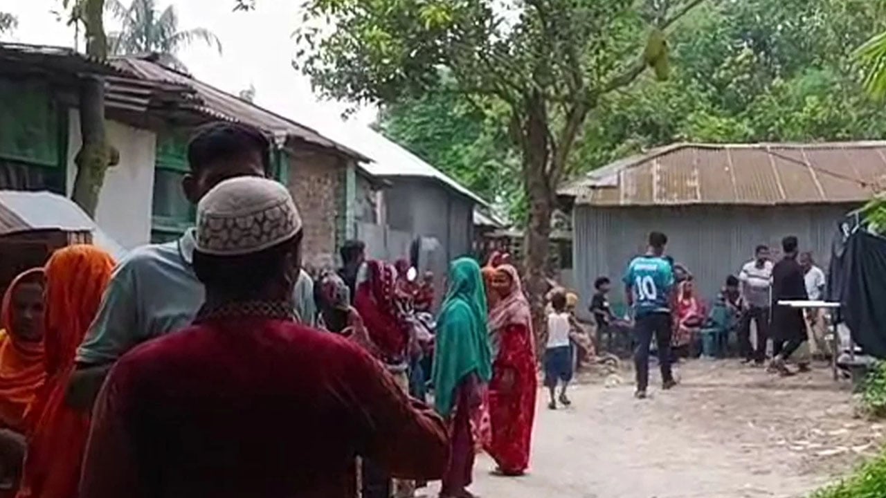 গোবিন্দগঞ্জে বিষাক্ত মদপানে একজনের মৃত্যু, আশঙ্কাজনক অবস্থায় দুইজন