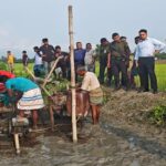 আড়াইহাজারে অবৈধ বালু উত্তোলনে জমির মালিককে জরিমানা ও ড্রেজার জব্দ