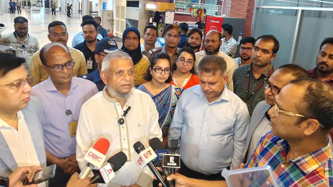 সিলেটের অনিয়ম ও দুর্নীতি দমনে বিদায়ী জেলা প্রশাসকের ভূমিকায় মন্ত্রীর সন্তোষ প্রকাশ