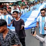 দিনাজপুরে আর্জেন্টিনা সমর্থকদের সাতশ ফুট দীর্ঘ পতাকায় বর্ণাঢ্য র‍্যালি