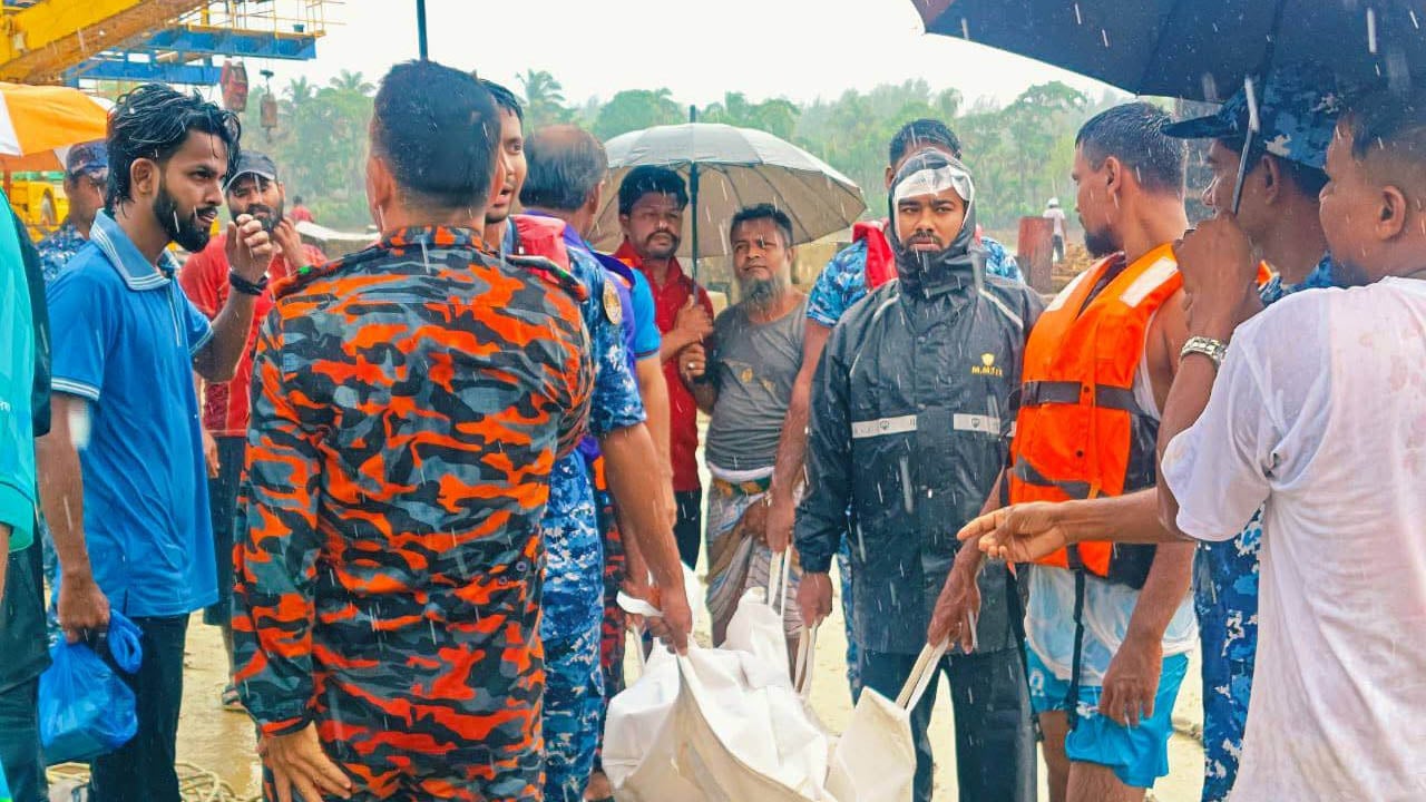 কক্সবাজারের ইনানীতে নিখোঁজের ২১ ঘণ্টা পর পর্যটকের মরদেহ উদ্ধার