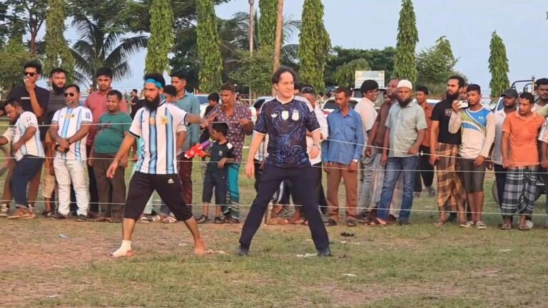 মুন্সিগঞ্জে প্রীতি ম্যাচে অংশ নিলেন আর্জেন্টিনার রাষ্ট্রদূত, বাংলাদেশের বিশ্বকাপে খেলার আশাবাদ ব্যক্ত