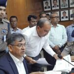 টিআইবির প্রতিবেদনের নির্ভরযোগ্যতা নিয়ে স্বরাষ্ট্রমন্ত্রীর প্রশ্ন ও পুলিশের সক্ষমতা বৃদ্ধির ঘোষণা
