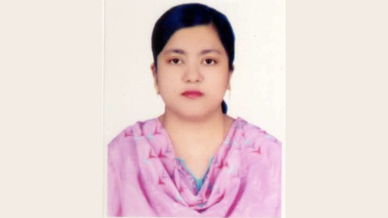 কুমিল্লার প্রথম নারী জেলা প্রশাসক হিসেবে নিয়োগ পেলেন রোজী আক্তার