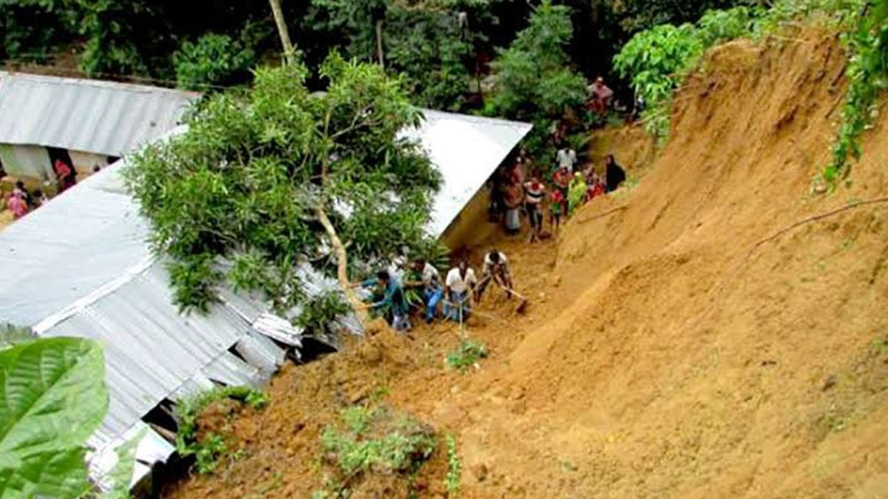 রাঙামাটিতে ভয়াবহ পাহাড়ধসের নয় বছর ঝুঁকিপূর্ণ বসতি নিয়ে শঙ্কা ও অনিশ্চয়তা কাটেনি