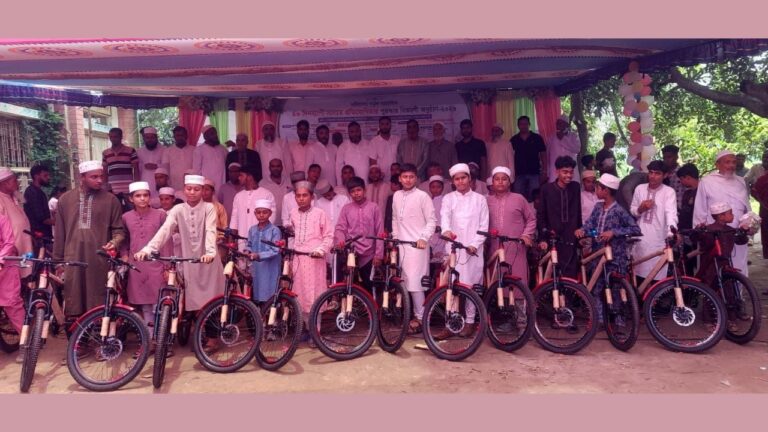 টংগিবাড়ীতে ৪০ দিন জামায়াতে নামাজ আদায়কারী ৩১ শিশুকে বাইসাইকেল পুরস্কার প্রদান