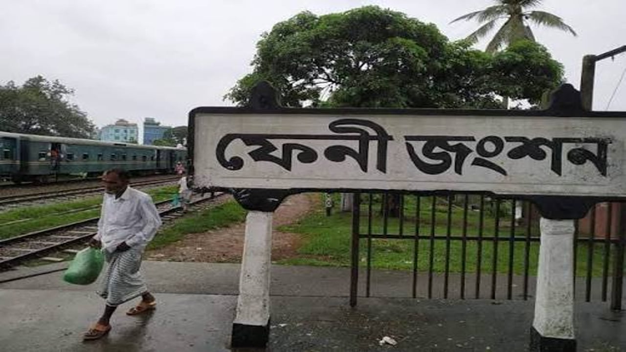 ফেনীতে পৃথক স্থানে ট্রেনে কাটা পড়ে দুই জনের মৃত্যু