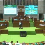 জাতীয় সংসদে স্পিকারকে মাথা ঝুঁকিয়ে সম্মান জানানোর বাধ্যবাধকতা বাতিল