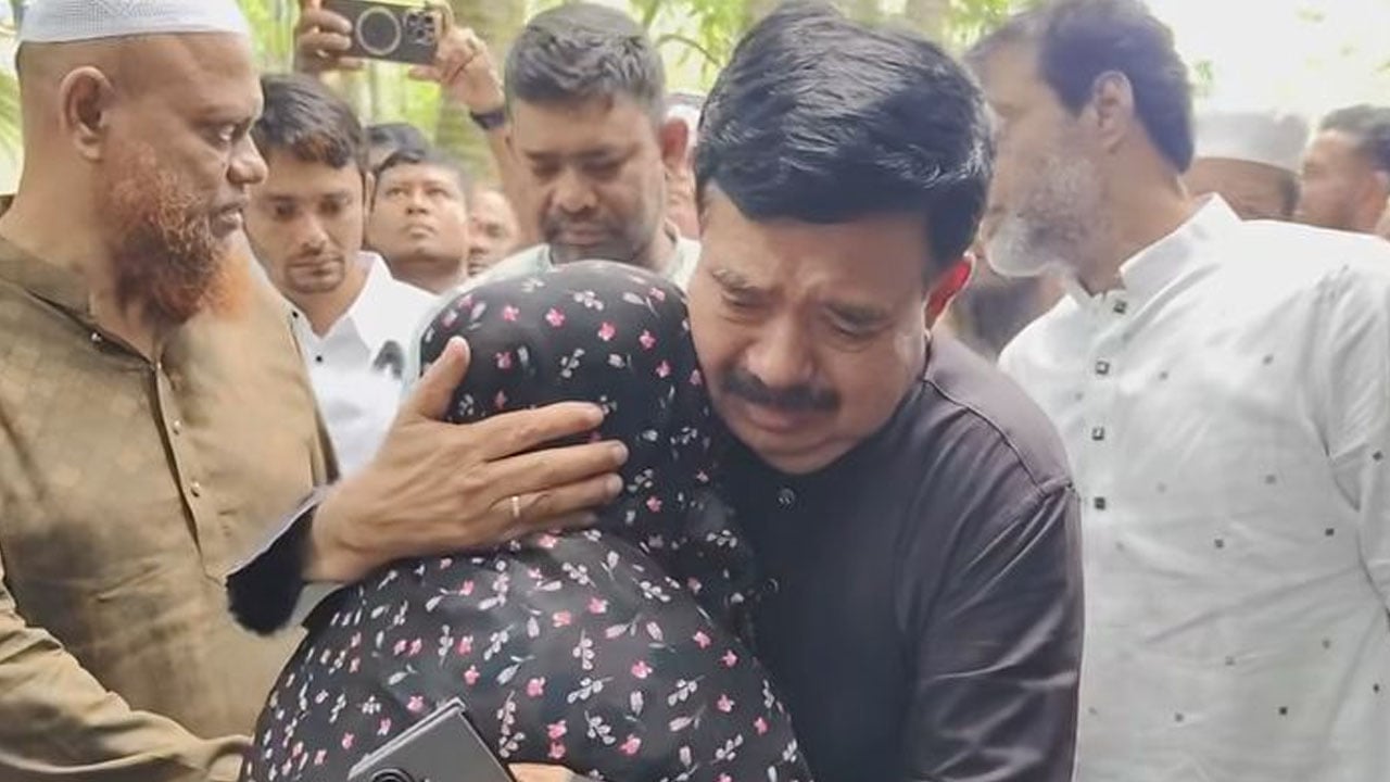 মেহেদী হত্যায় দোষীদের বিচারের দাবিতে কলেজ বন্ধের ঘোষণা ও পরিবারের পাশে প্রশাসনের আশ্বাস