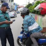রাজধানীতে ট্রাফিক আইন অমান্যকারীদের বিরুদ্ধে ডিএমপির কঠোর অভিযান ১৯০৯ মামলা দায়ের