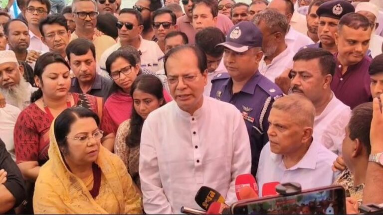 মানিকগঞ্জে খাল খনন কার্যক্রম পরিদর্শন করলেন দুই মন্ত্রী, দুর্নীতির বিরুদ্ধে কঠোর হুঁশিয়ারি