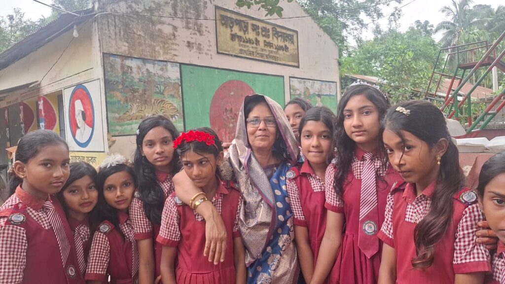 Veteran educator retires after 36-year tenure at alma mater in Rajshahi