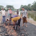 Residents Halt Road Construction in Khulna Following Reports of Substandard Materials