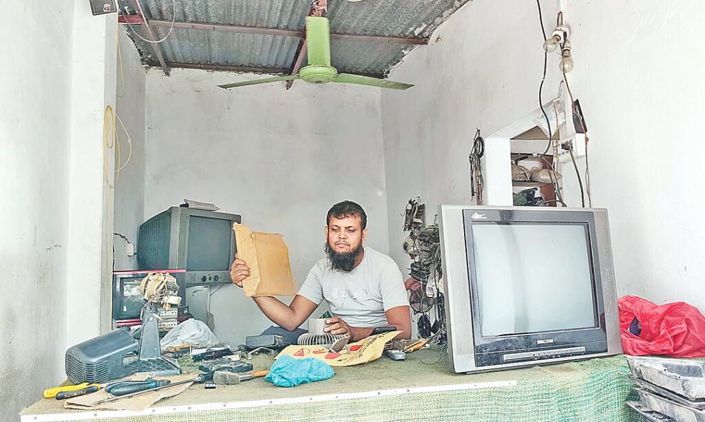 Fuel Shortages and Debt Crisis Trigger Severe Power Cuts Across Bangladesh