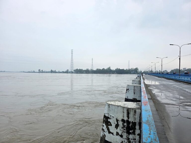 Teesta River water levels hover near danger mark in Lalmonirhat amid heavy rain and upstream runoff