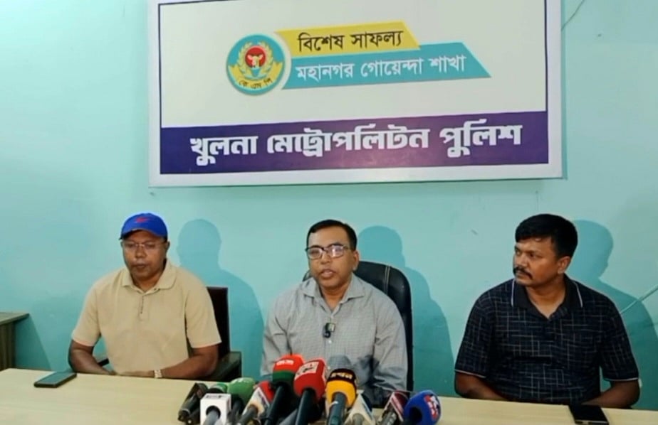 Khulna police arrest five members of B Company criminal syndicate, seize illegal firearms