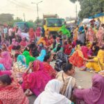 Garment workers block Mohakhali road to protest unpaid wages