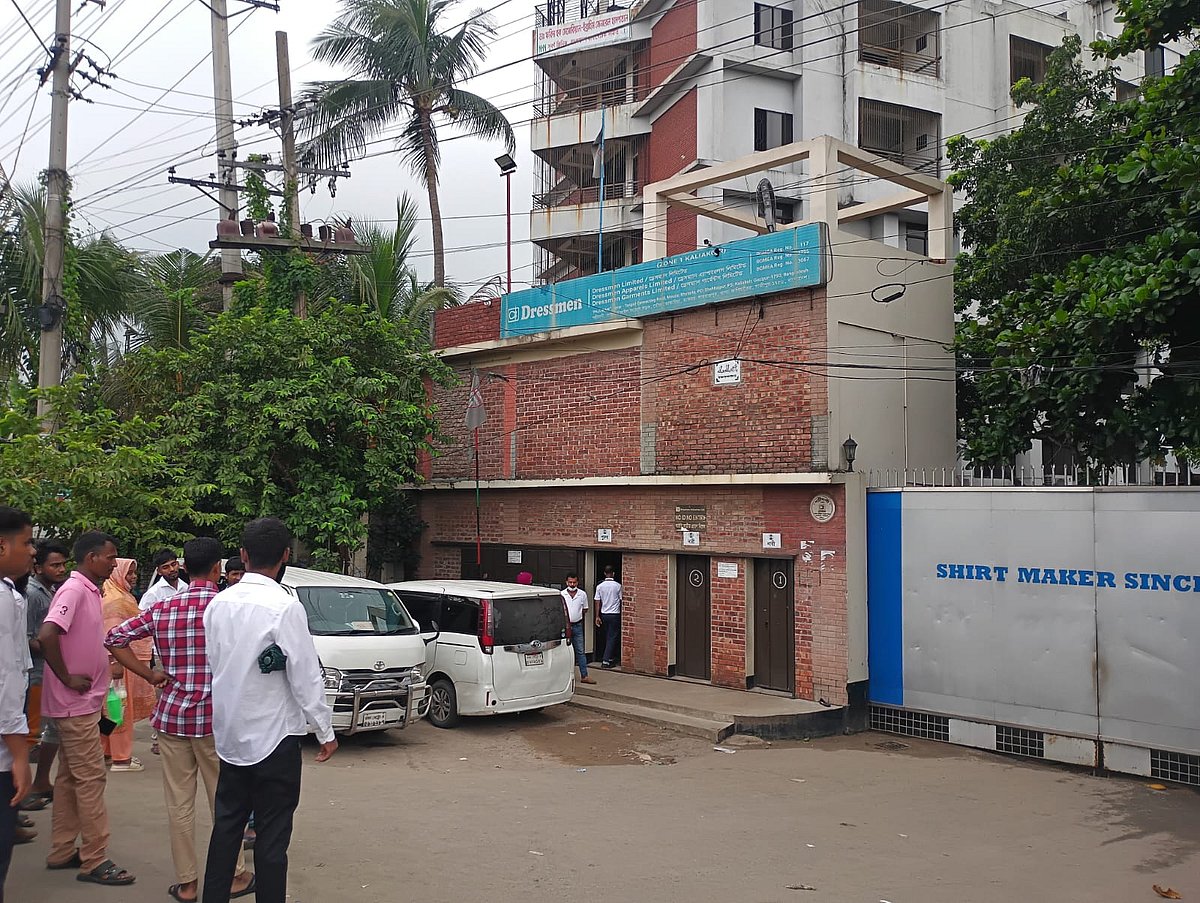 More than 100 garment workers hospitalized after drinking contaminated water in Gazipur