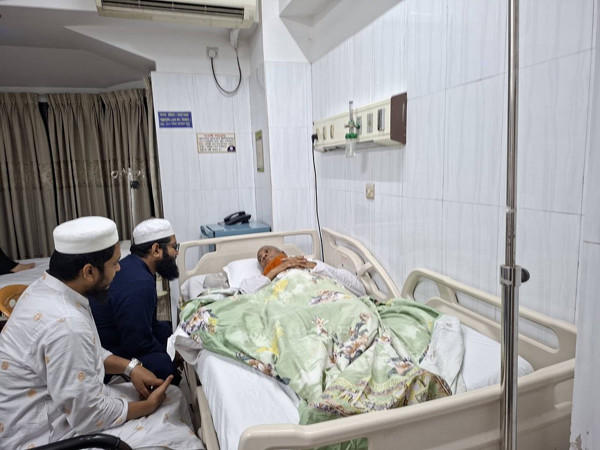 Former Bangladesh Betar Chief Qari Assaulted Over Land Dispute in Mymensingh