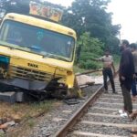 Truck crash halts train services on Dhaka-Khulna route for six hours