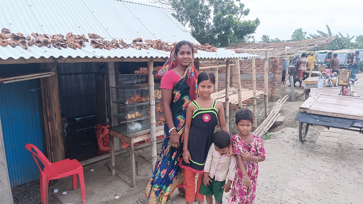 Resilience Amid Ruins: A Bangladeshi Mother Rebuilds Life After Cyclone Devastation