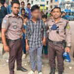 Traffic police officer apprehends professional thief in Dhaka after roadside mobile phone snatching