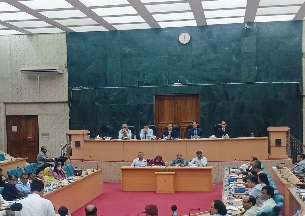 Dhaka University Approves 10 Billion Taka Budget Amid Funding Shortfalls for Research