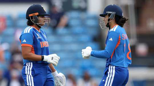 নেদারল্যান্ডসকে উড়িয়ে শীর্ষে ভারত ব্যাটে-বলে দাপুটে জয় পেল হারমানপ্রীতের দল