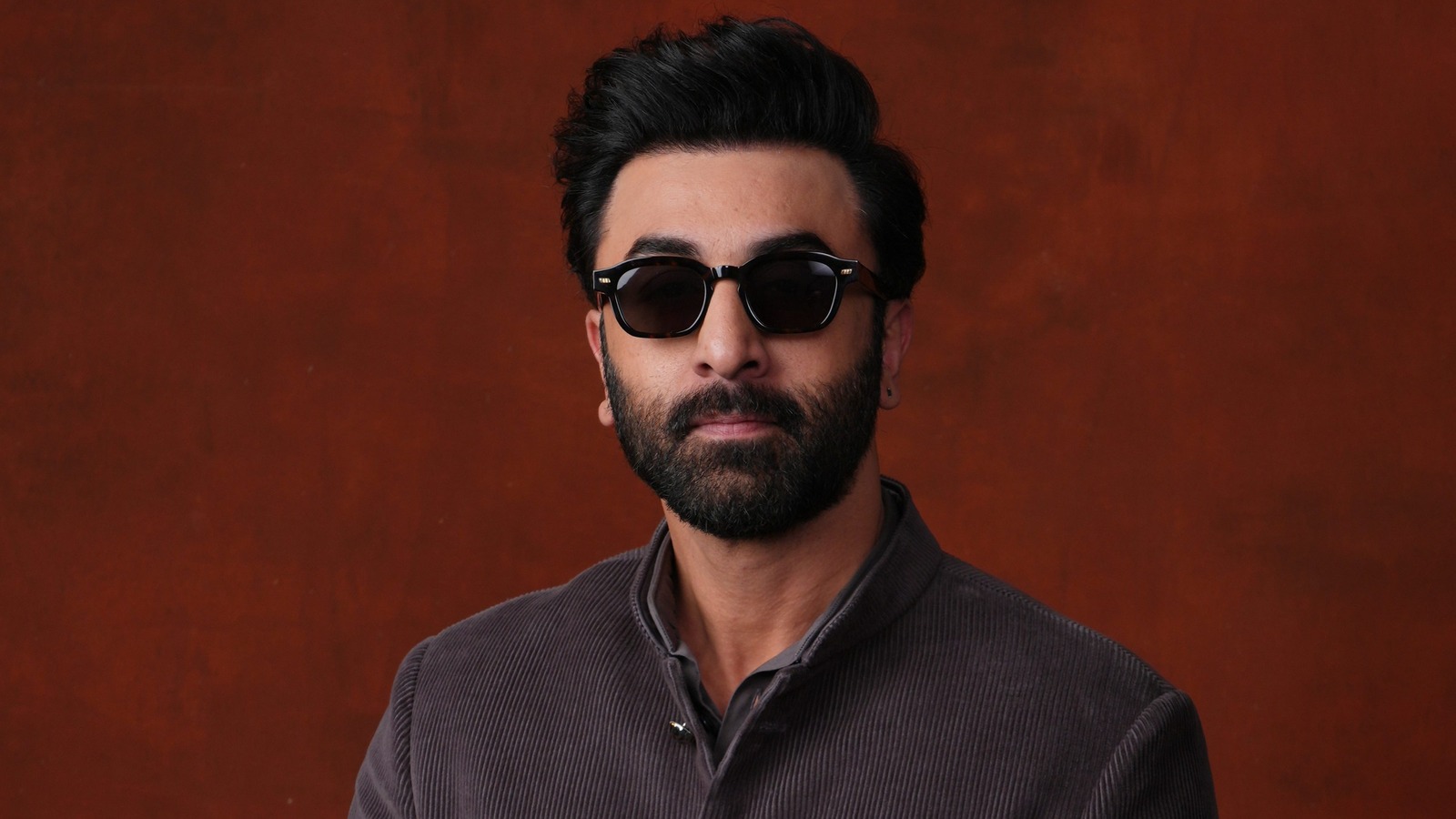 রামায়ণের রামের ভূমিকায় অভিনয়ের পর রণবীরকে অ্যানিমাল ঘরানার ছবি ত্যাগের পরামর্শ নীতীশ ভরদ্বাজের