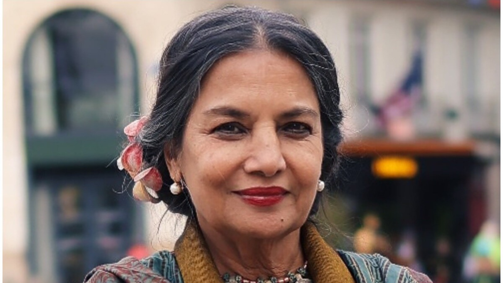 সোয়াইন ফ্লুতে আক্রান্ত শাবানা আজমি আন্দোলনরত শিক্ষার্থীদের পাশে থাকতে পারলেন না