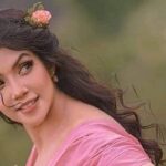 সহকর্মীর মায়ের চিকিৎসায় পাশে দাঁড়িয়ে মানবিকতার নজির গড়লেন কাজী নওশাবা আহমেদ