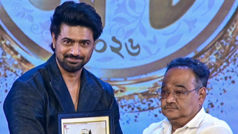 নিট পরীক্ষা ইস্যুতে আন্দোলনকারী শিক্ষার্থীদের পাশে দাঁড়িয়ে শান্তির বার্তা দিলেন সাংসদ দেব