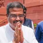 নিট কেলেঙ্কারি ও তীব্র ছাত্র আন্দোলনের মুখে কেন্দ্রীয় শিক্ষামন্ত্রীর পদত্যাগ