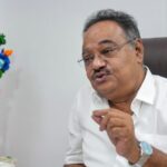কলকাতায় আজাদি স্লোগান দিলে কঠোর ব্যবস্থার হুঁশিয়ারি শমীক ভট্টাচার্যের