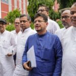 তৃণমূলের ‘আসল’ দাবিতে দিল্লিতে ঋতব্রত শিবির, নির্বাচন কমিশনের ফুল বেঞ্চের সঙ্গে বৈঠক ঘিরে জোর জল্পনা