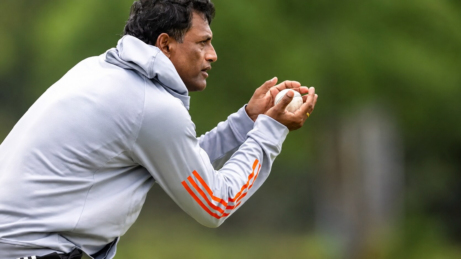 ভারতীয় ক্রিকেট দলের সাপোর্ট স্টাফে বড় রদবদল ফিল্ডিং কোচের দৌড়ে এগিয়ে শুভদীপ ঘোষ