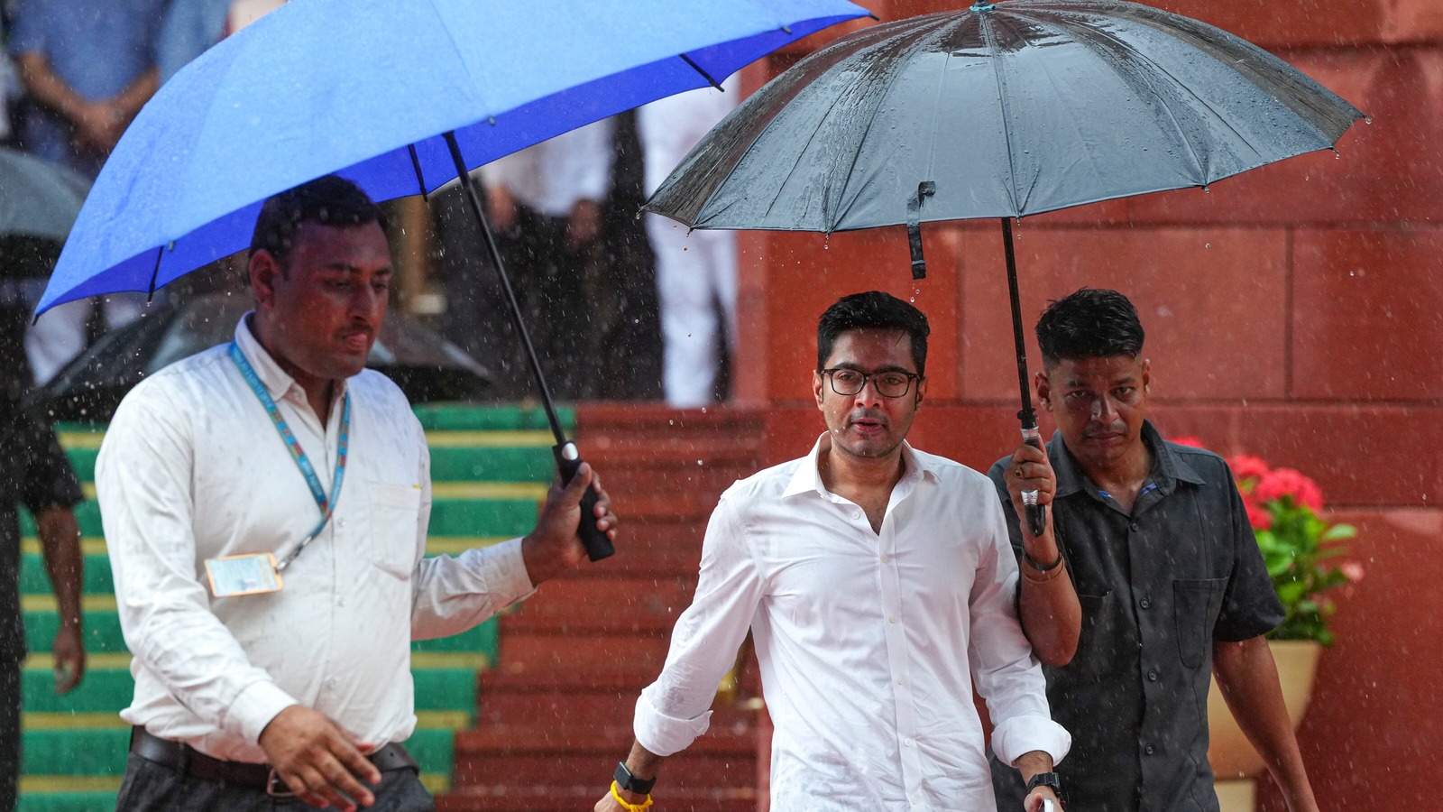 চোখের চিকিৎসার অনুমতির আর্জি জানিয়ে সুপ্রিম কোর্টের দ্বারস্থ অভিষেক বন্দ্যোপাধ্যায়