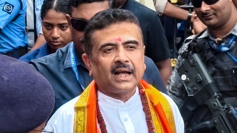 দুর্নীতি দমনে নতুন হেল্পলাইন চালু মুখ্যমন্ত্রীর পুলিশে এক লক্ষ কর্মী নিয়োগের ঘোষণা