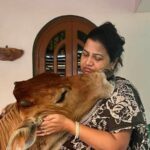 সন্তান হারানোর শোকের মাঝেই পোষ্যকে হারিয়ে দিশেহারা মলি চক্রবর্তী