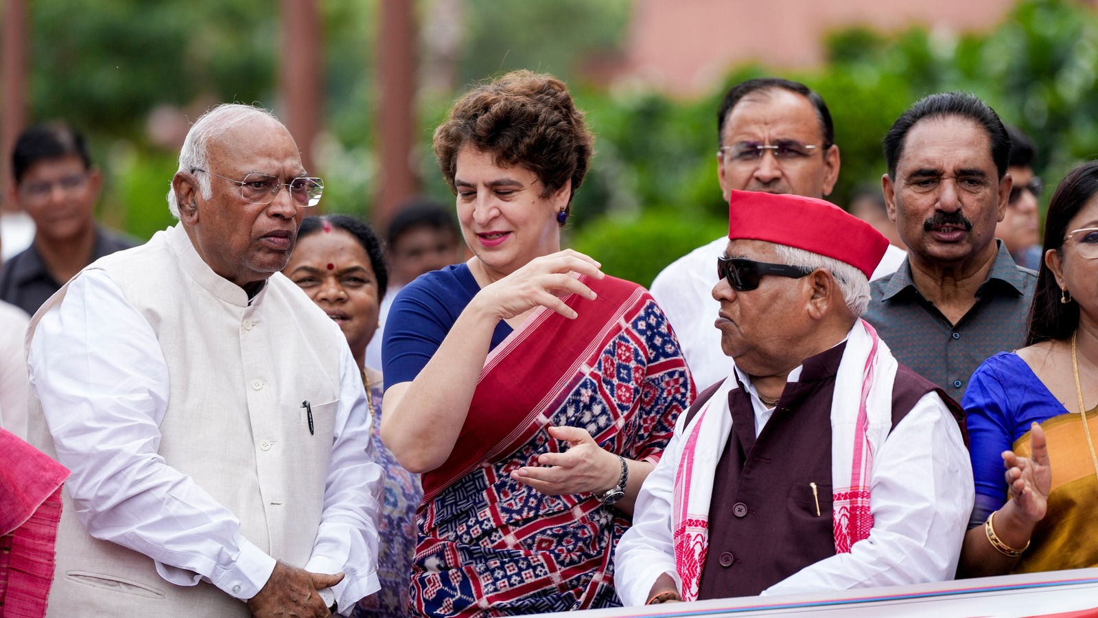 এফসিআরএ সংশোধনী বিল ও রাম মন্দির ইস্যু নিয়ে বিরোধীদের রণকৌশলে মতবিরোধ