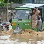 লাহোরে টানা ছয় দিনের ভারী বর্ষণ জনজীবন বিপর্যস্ত