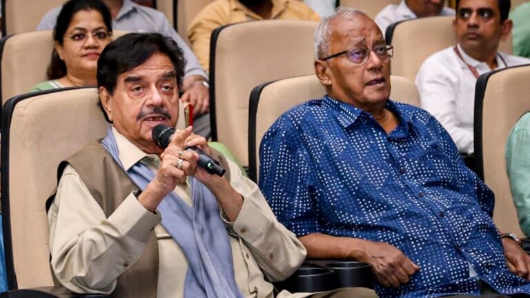 জে পি নড্ডার সঙ্গে তৃণমূল সাংসদদের সাক্ষাতে তুঙ্গে রাজনৈতিক জল্পনা